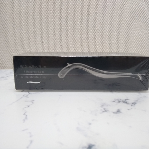 Beauty ORA Microneedle Face Roller System NEW in Sealed Box - Picture 5 of 6